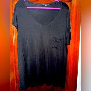 Women’s Size 2X V-neck T w/front pocket